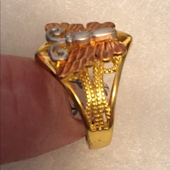 Tri Color Butterfly 🦋 Ring - Picture 2 of 2